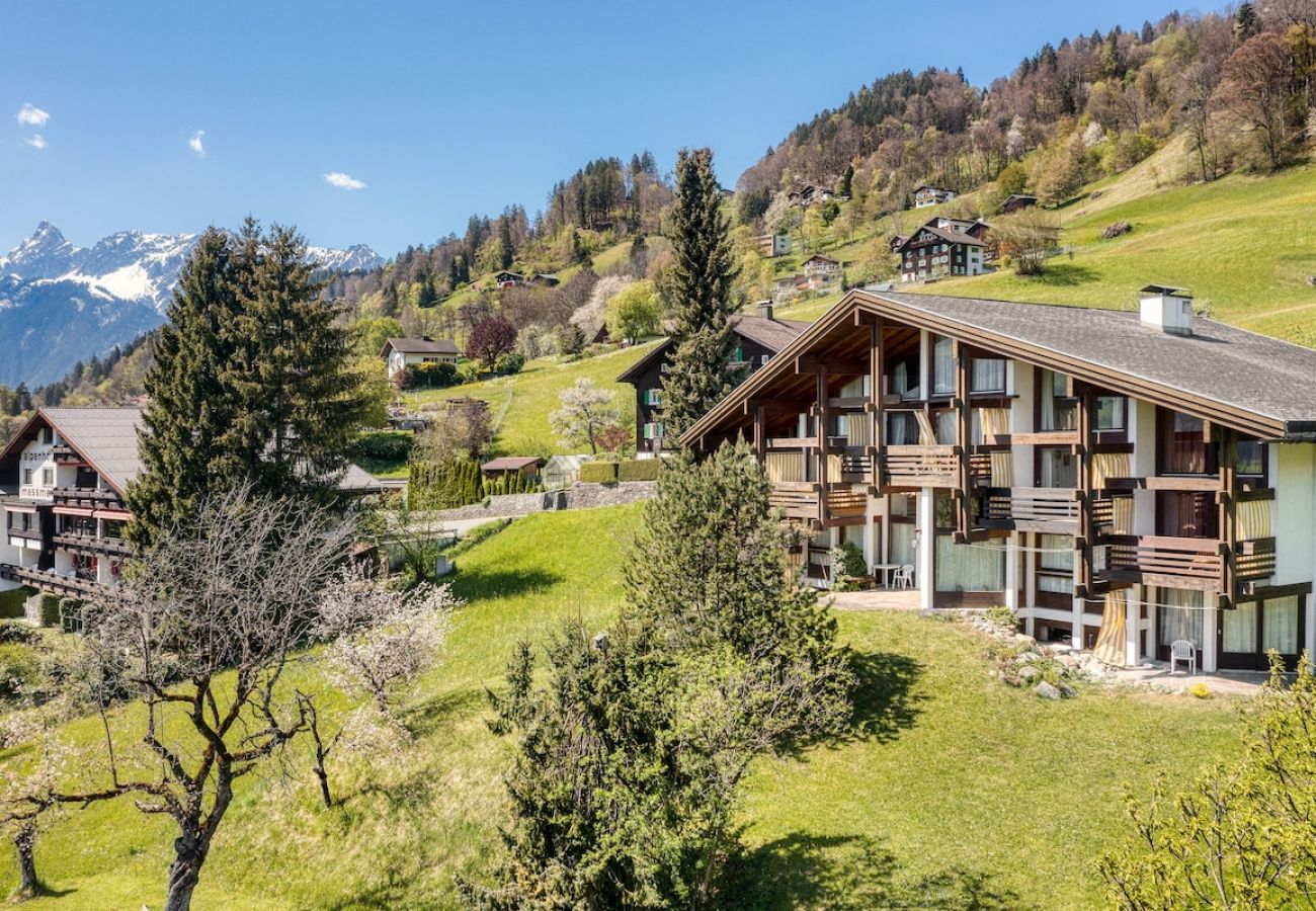 Apartment in Schruns - Retrowohnung mit Bergpanorama