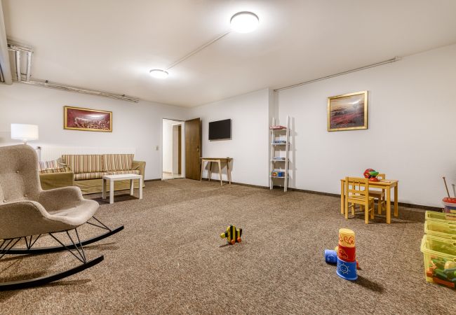 Apartment in Schruns - Alpenblick Appartements - 5-Zimmer Gartenwohnung