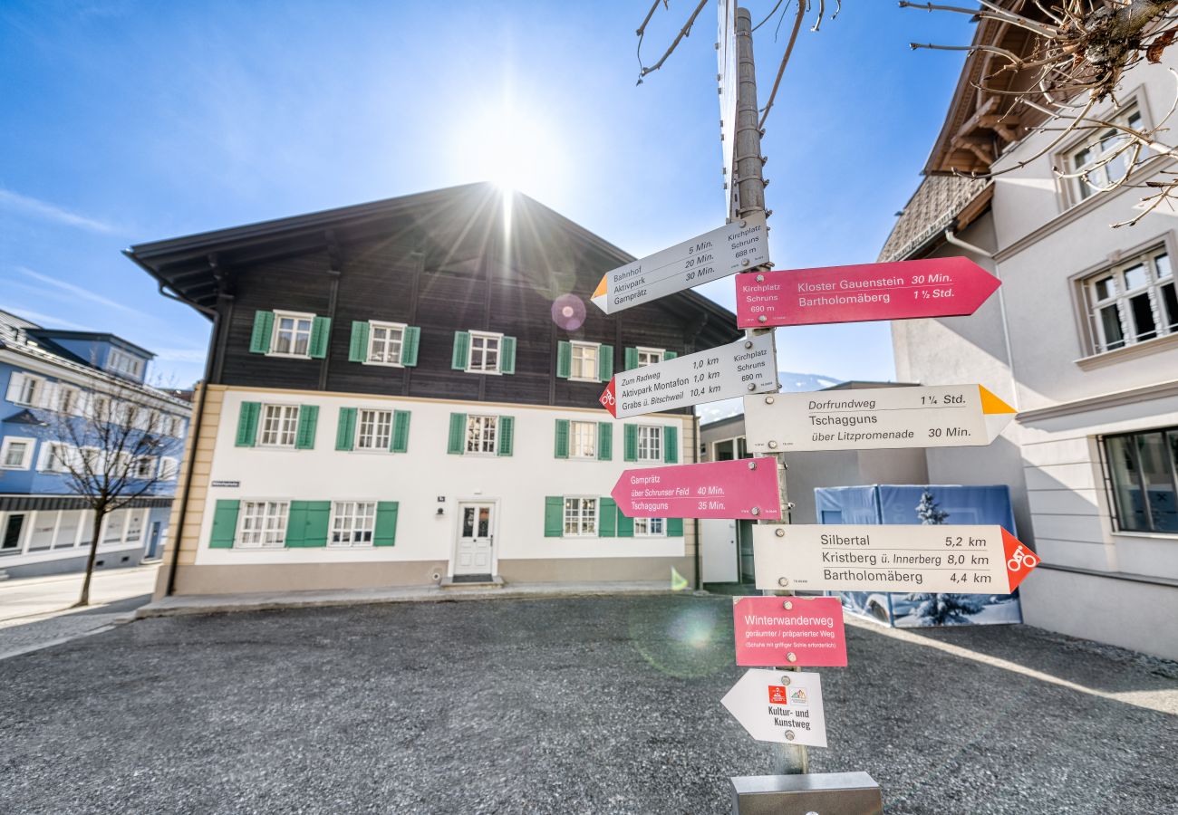 Münsterhaus, exterier view with signs