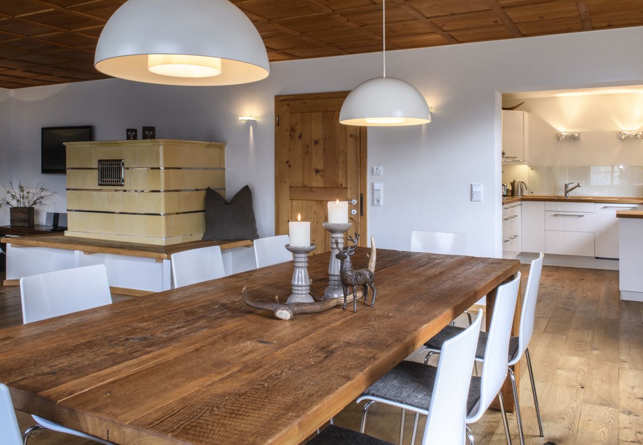 Houten huisje in Schruns - Vintage Mountain House with Sauna