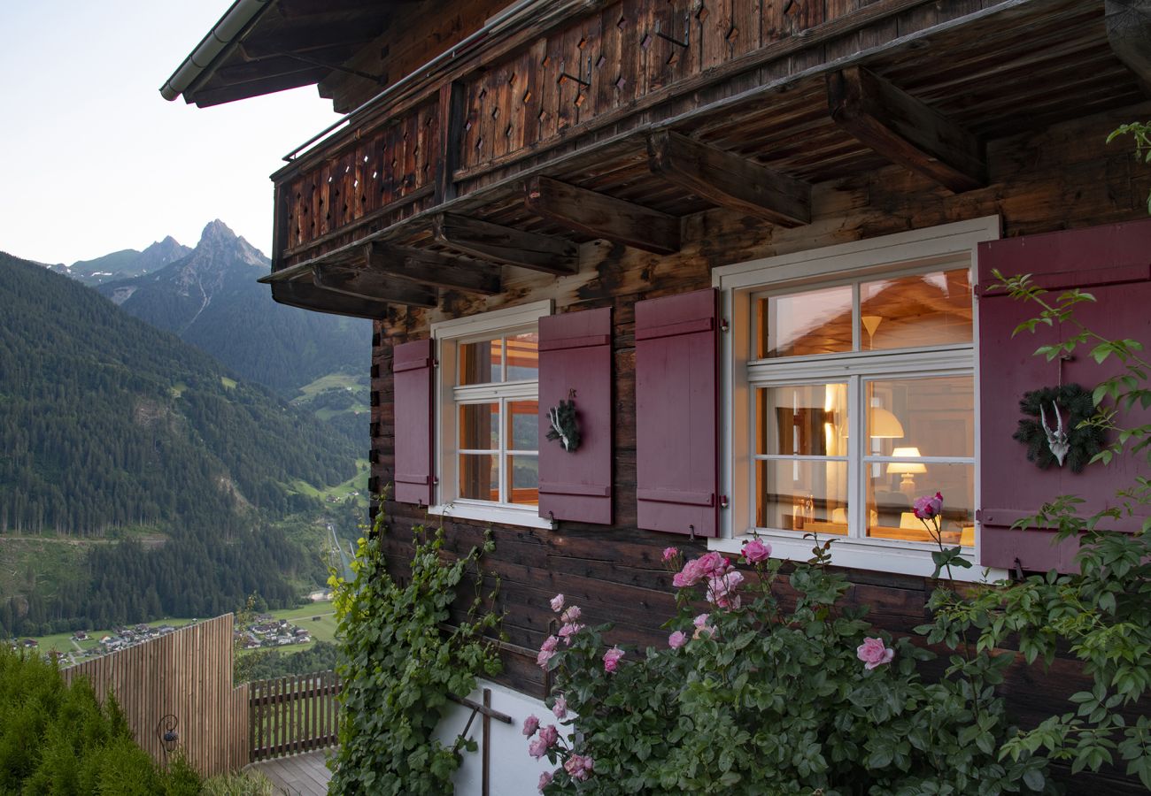 Blockhütte in Schruns - Vintage Mountain House with Sauna