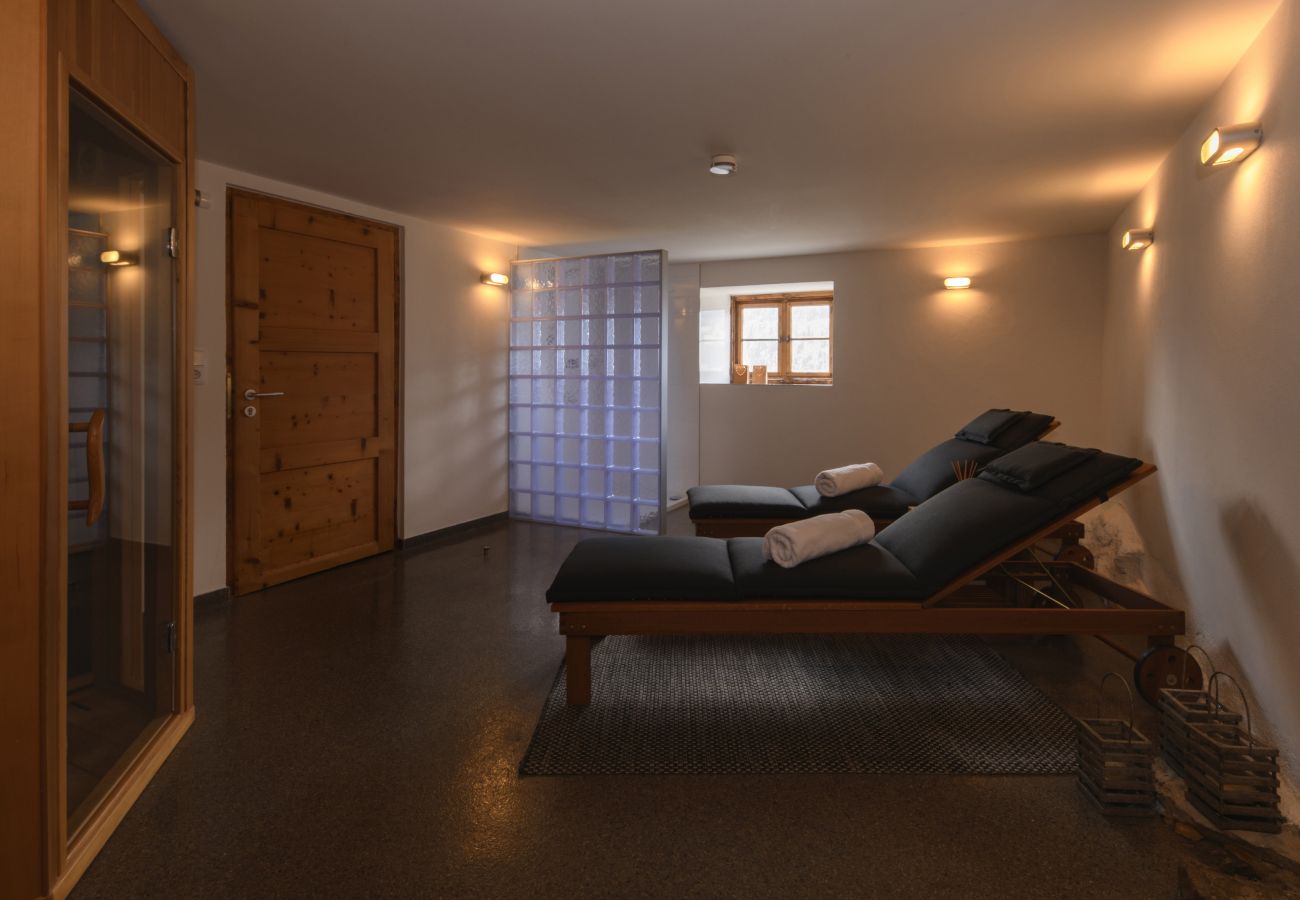 Blockhütte in Schruns - Vintage Mountain House with Sauna