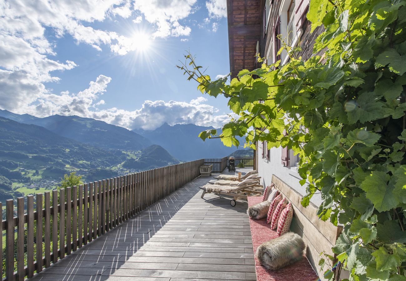 Blockhütte in Schruns - Vintage Mountain House with Sauna