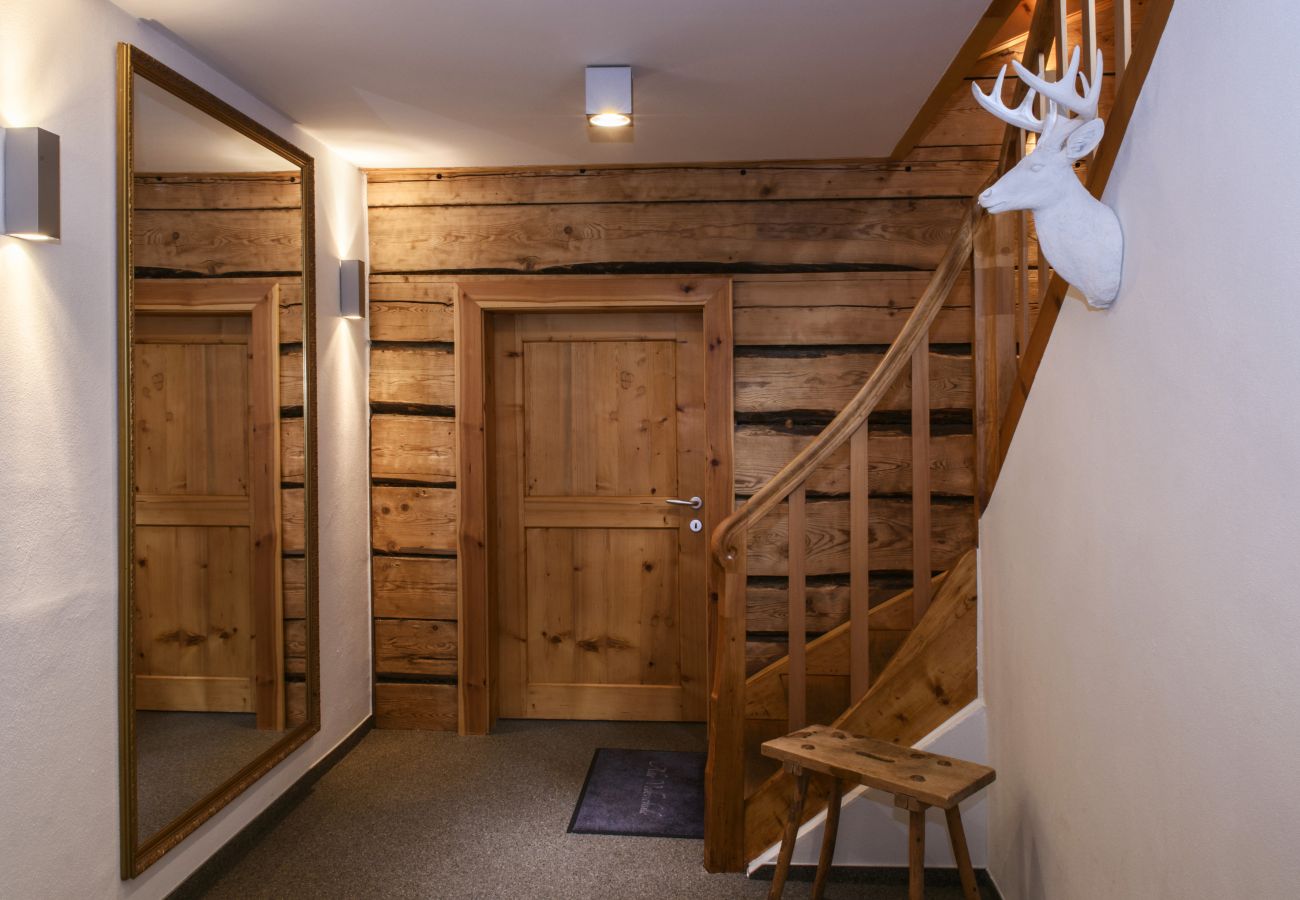 Blockhütte in Schruns - Vintage Mountain House with Sauna